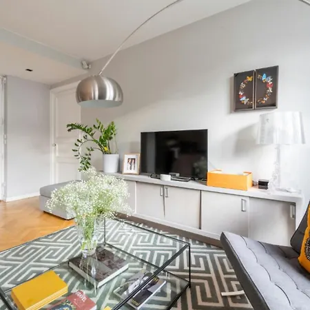 Spacious 2bd With Large Terracecanal Saint-martin 公寓 *